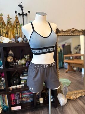 Under Armour Light Blue & Black Sports Bra & Gray Shorts set